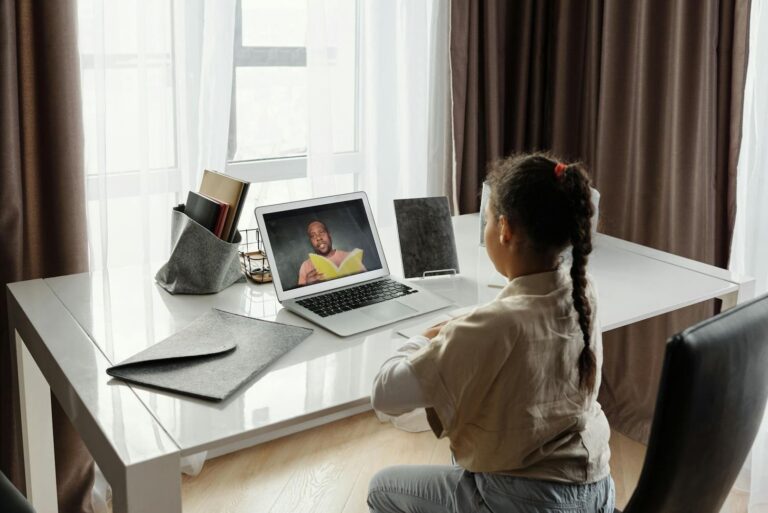 kid online 768x513