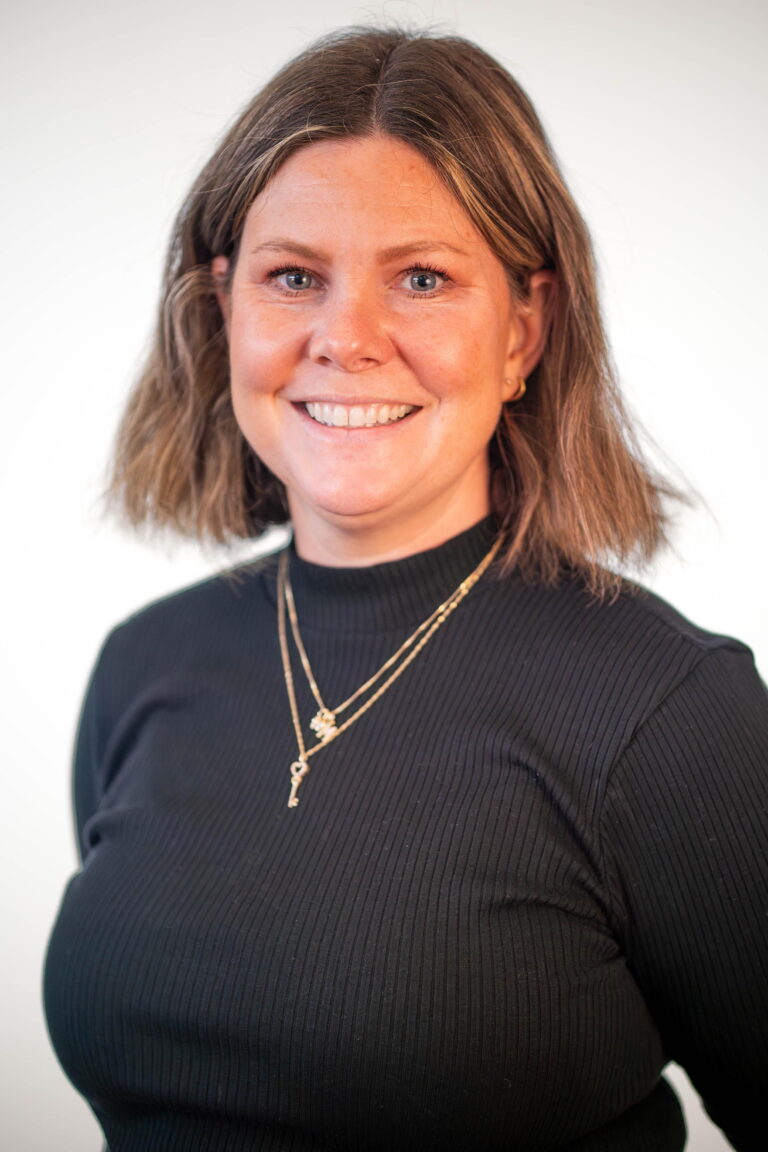 Headshot 768x1152